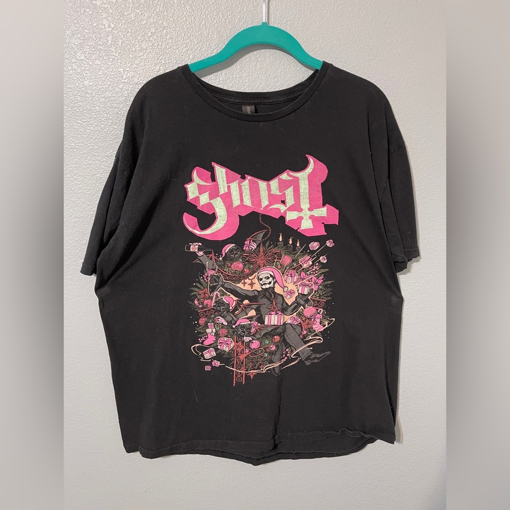 Ghost Band Graphic Tee Black Pink Papa Emeritus Christmas Goth Metal Occult XL - Picture 2 of 5